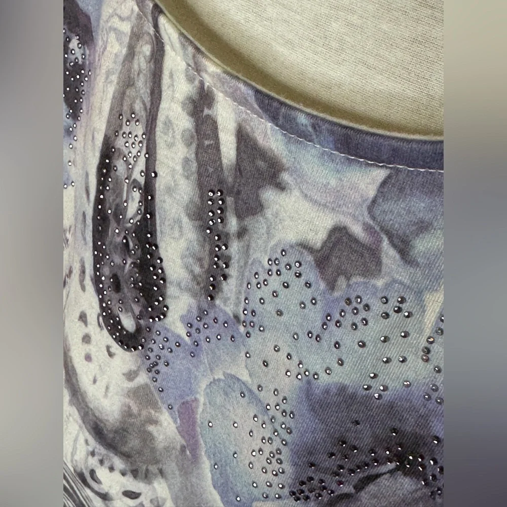 Chico’s 3/4 sleeve White and Purple Paisley Top women size large - Picture 3 of 9